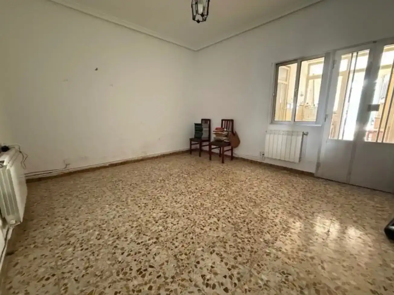 Casa adosada en venda en Arroyomolinos (Cáceres) amb Aire condicionat i Balcó