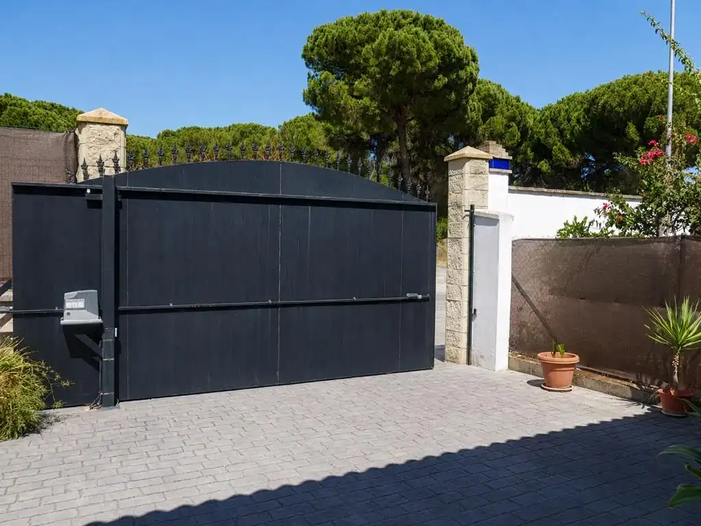 Vista exterior de Casa o chalet en venta en Hinojos con Aire acondicionado, Jardín privado y Terraza