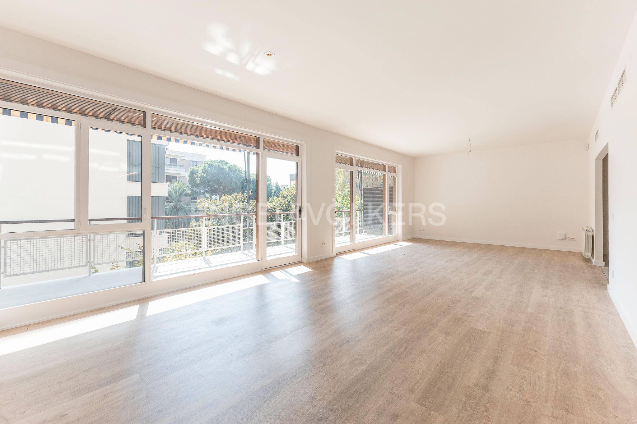 Vista exterior de Apartament en venda en  Barcelona Capital amb Calefacció, Parquet i Terrassa