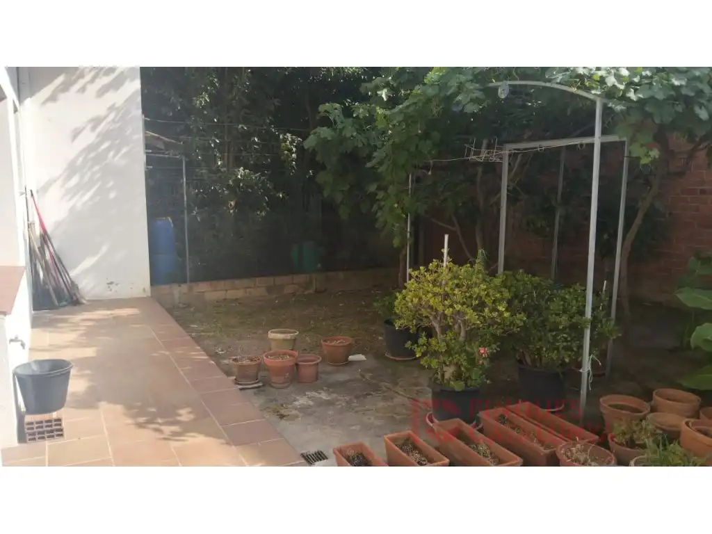 Garden of Commercial properties for sale in Salt