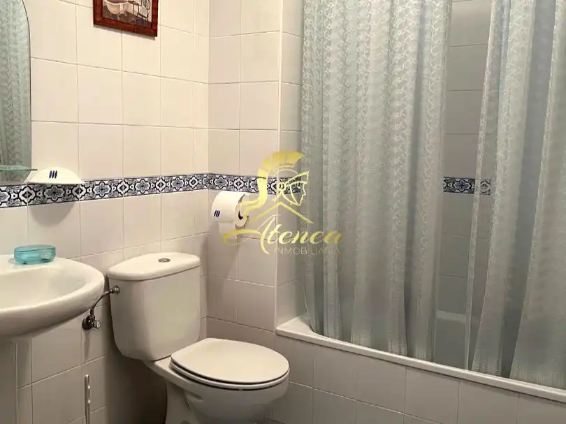 Baño de Piso en venta en Utrera con Terraza y Balcón