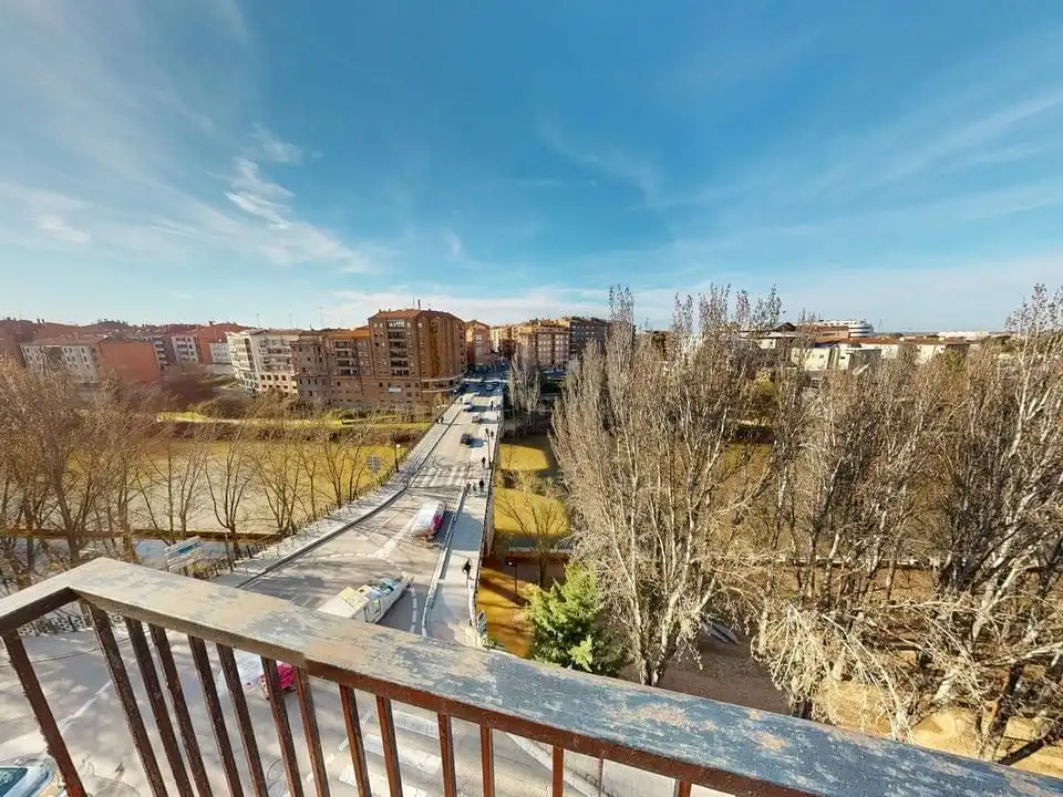 Vista exterior de Piso para compartir en Centro