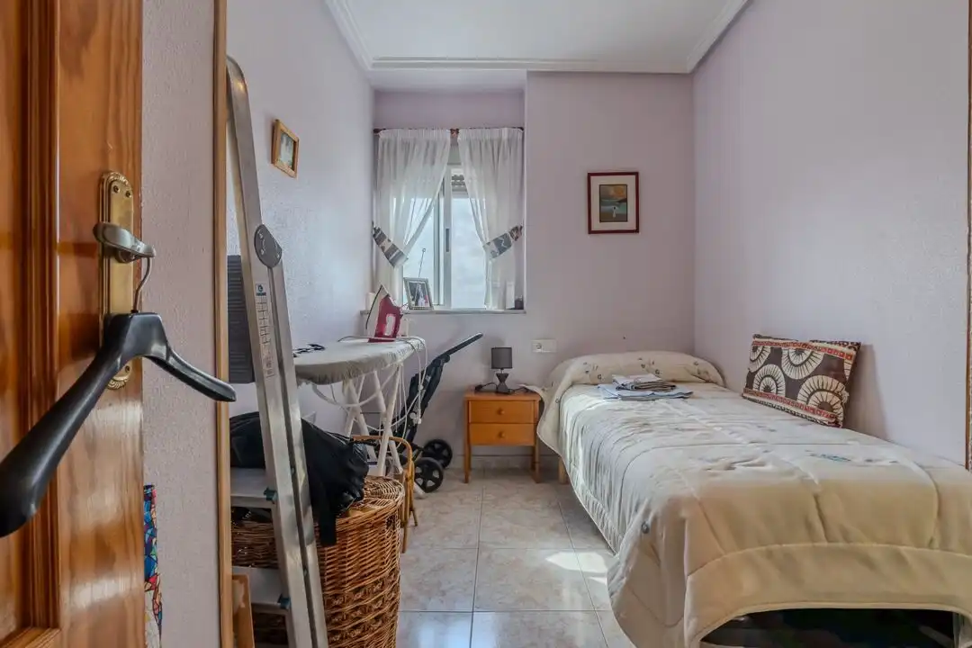 Habitación de Piso en venta en Torrevieja con Aire acondicionado y Calefacción