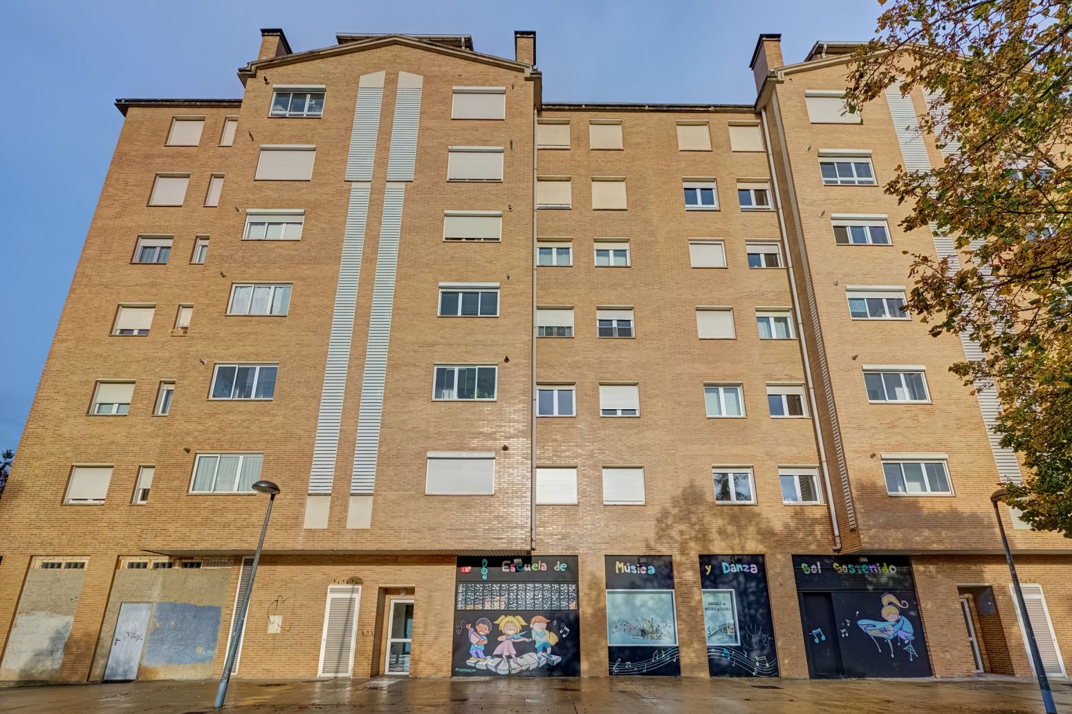 Vista exterior de Pis en venda en Burlada / Burlata amb Calefacció i Terrassa