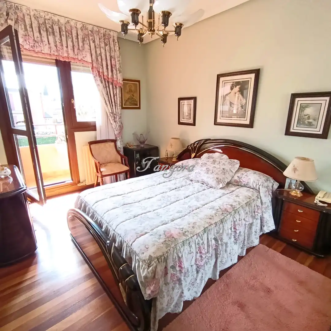 Habitación de Piso en venta en Getxo  con Calefacción, Parquet y Terraza