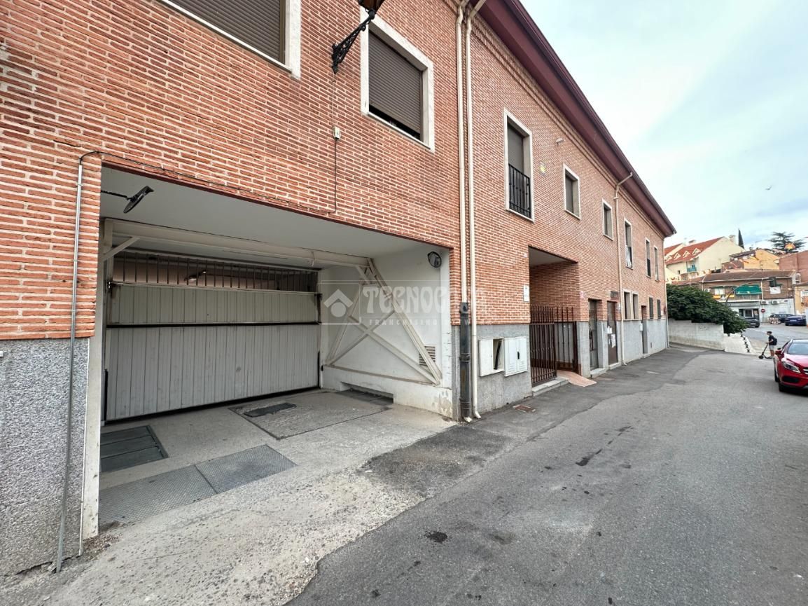 Vista exterior de Local en venda en Los Santos de la Humosa