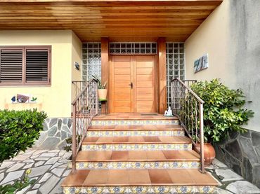 House with garden for sale in PINTOR SOROLLA 13