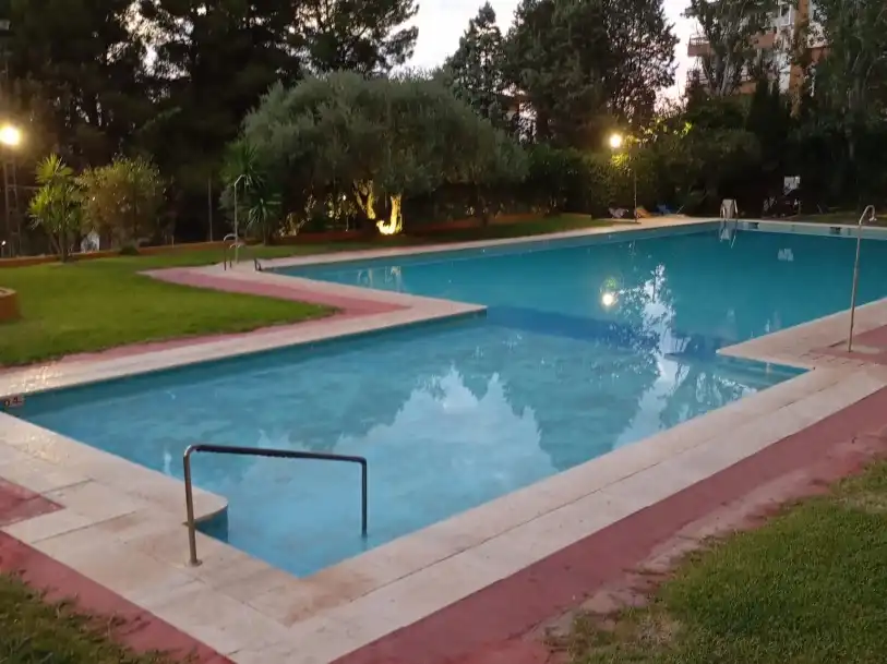 Pis amb piscina en venda a Calle Sevilla 9