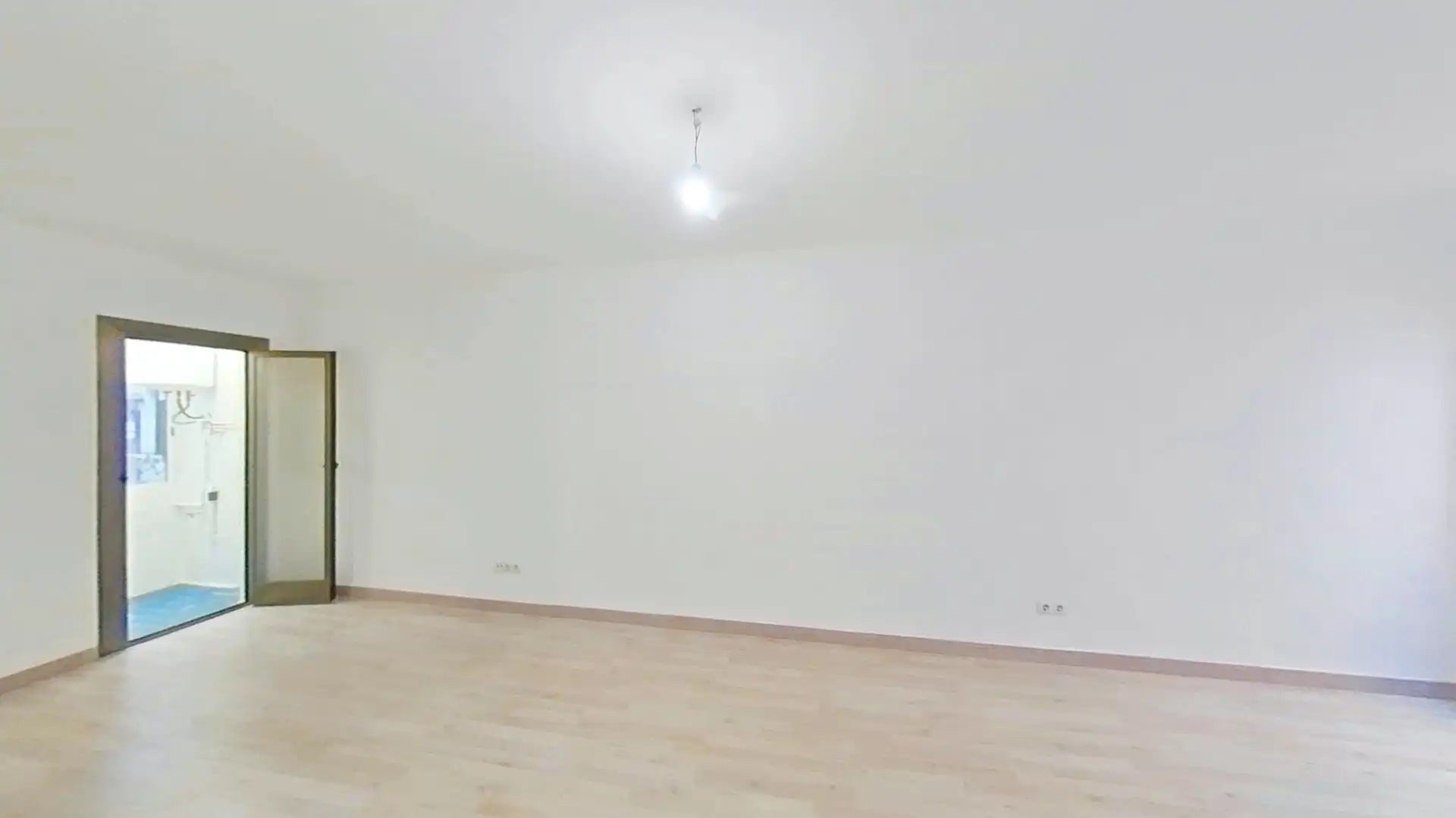 Flat for rent in Llefià