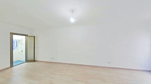 Foto 2 de Piso de alquiler en Llefià, Badalona