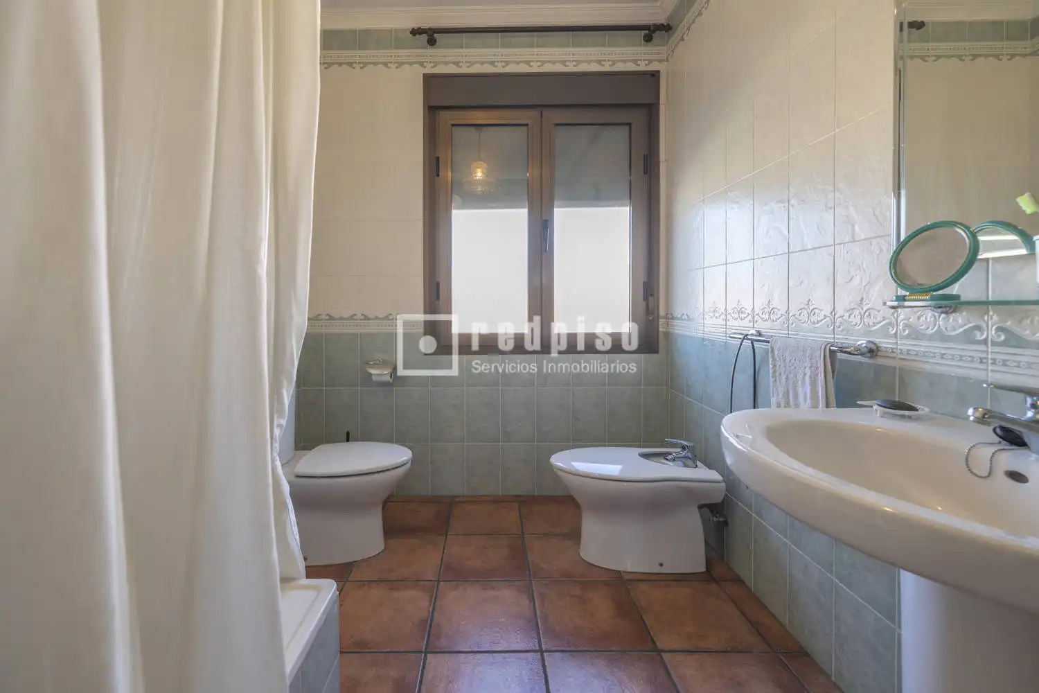 Baño de Casa o chalet en venta en Noblejas con Calefacción, Jardín privado y Trastero