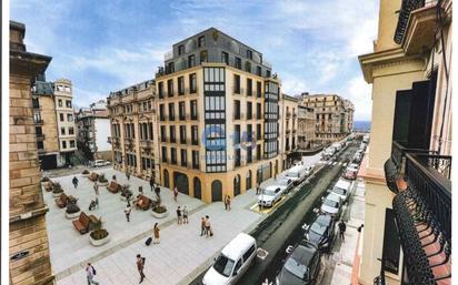 Vista exterior de Pis en venda en Donostia - San Sebastián  amb Aire condicionat, Calefacció i Terrassa