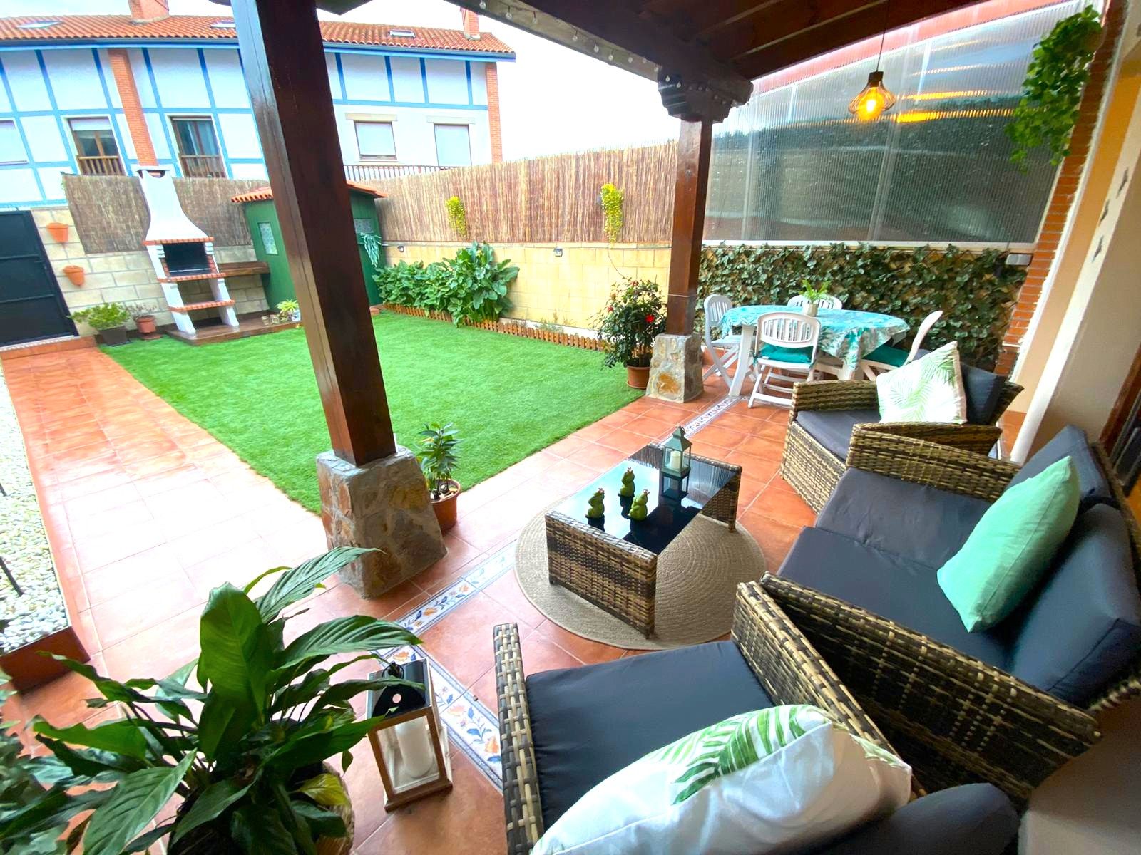 Terrassa de Casa o xalet en venda en Castro-Urdiales amb Calefacció, Jardí privat i Terrassa