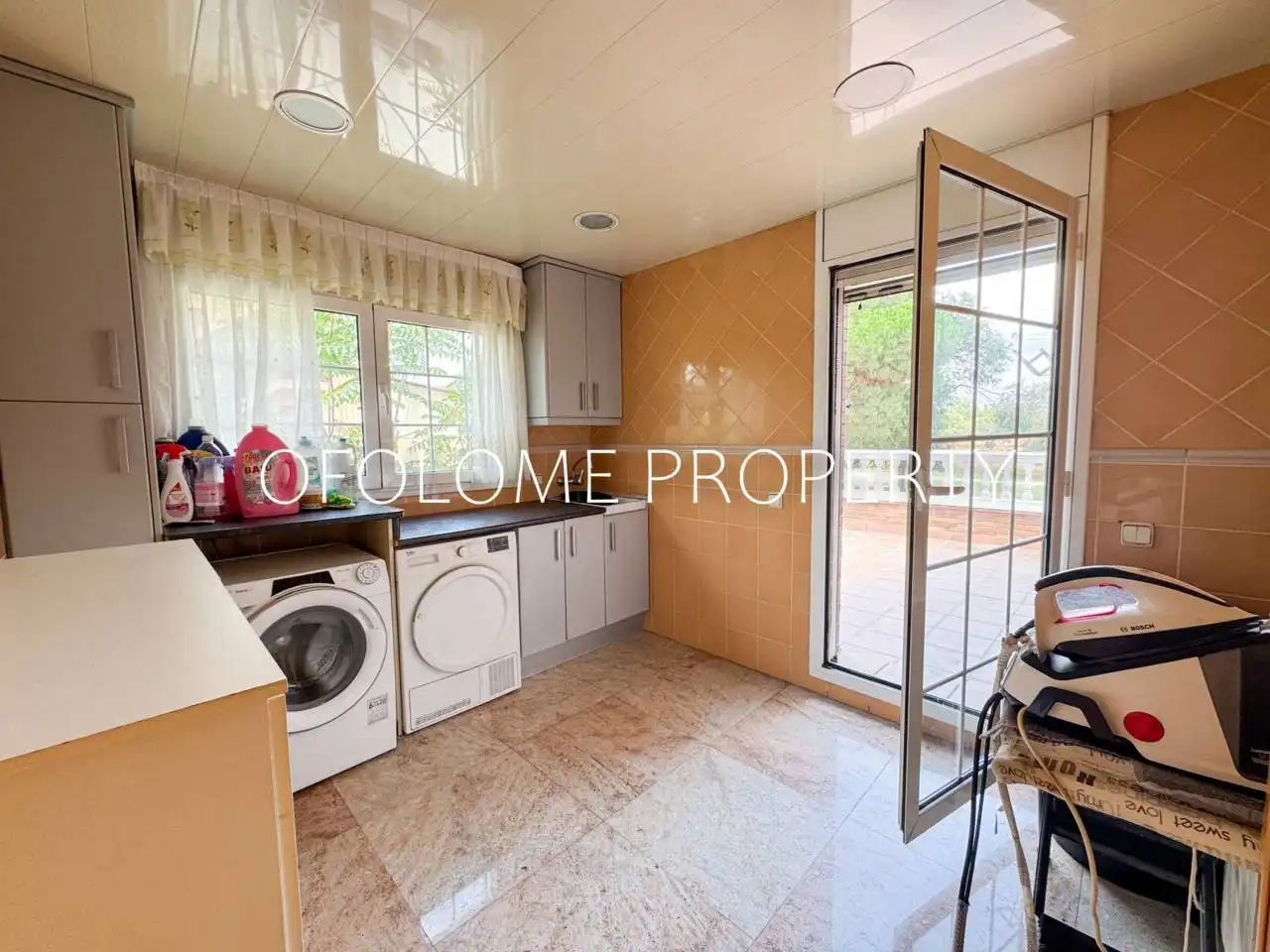 Vista exterior de Casa o chalet en venta en Santa Perpètua de Mogoda con Aire acondicionado, Calefacción y Jardín privado