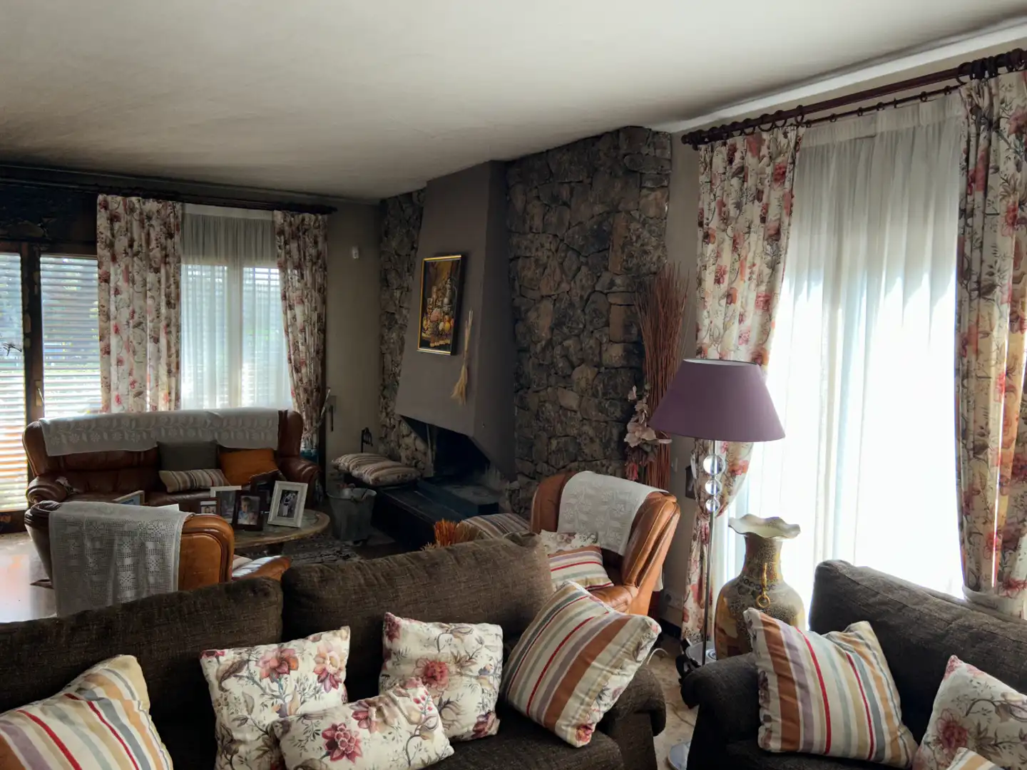 Sala d'estar de Casa o xalet en venda en El Bruc amb Calefacció, Jardí privat i Terrassa