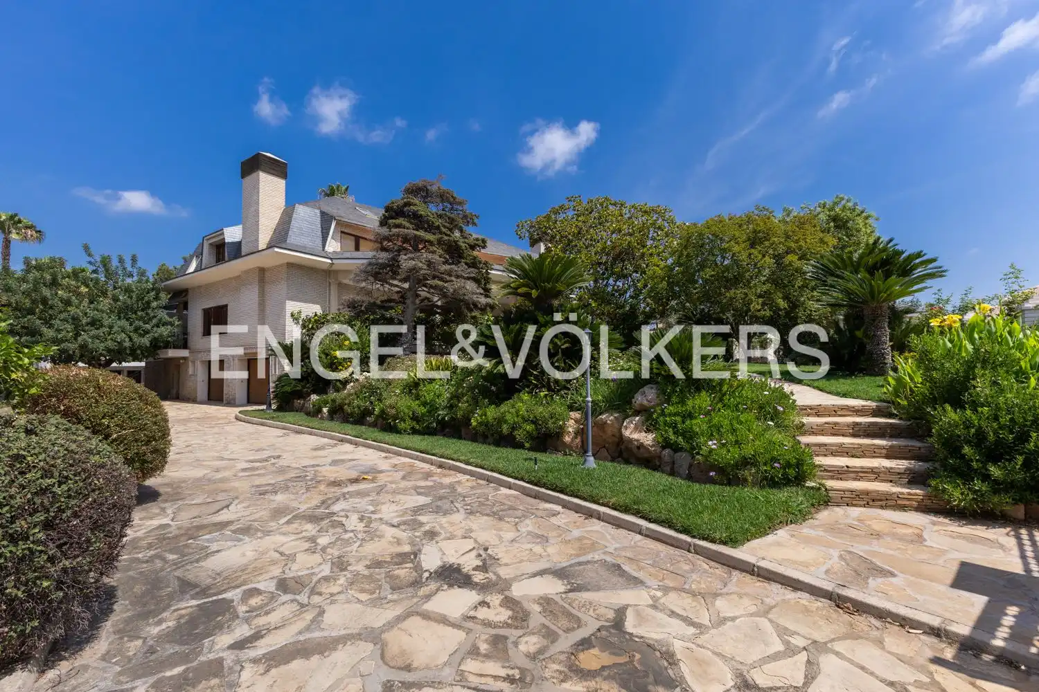 Casa con piscina en venta en Casas Verdes, imagen 3