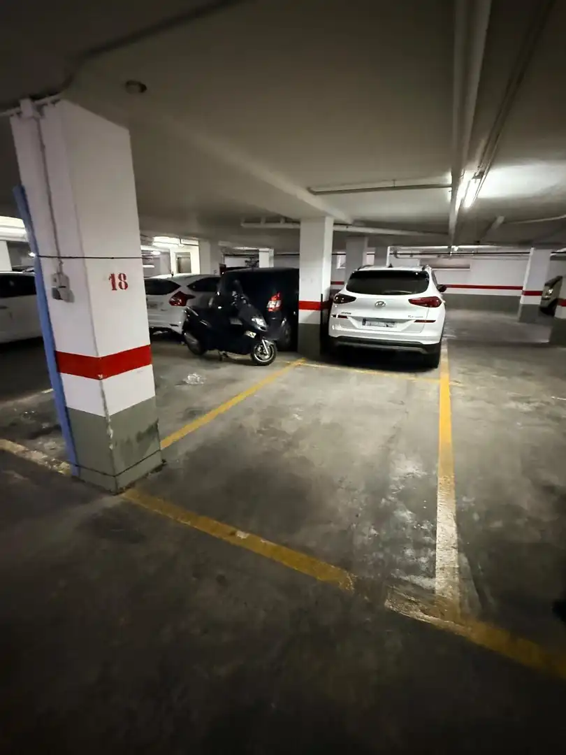 Parking de Piso en venta en Valencia con Aire acondicionado, Calefacción y Amueblado