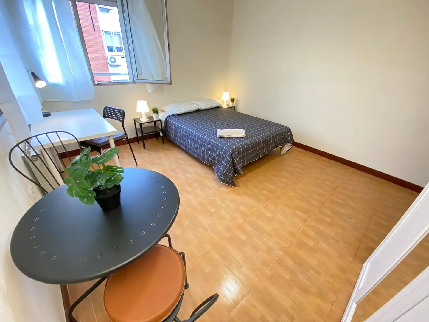 Room in Calle Pico de Alba, 1, Palomeras Bajas