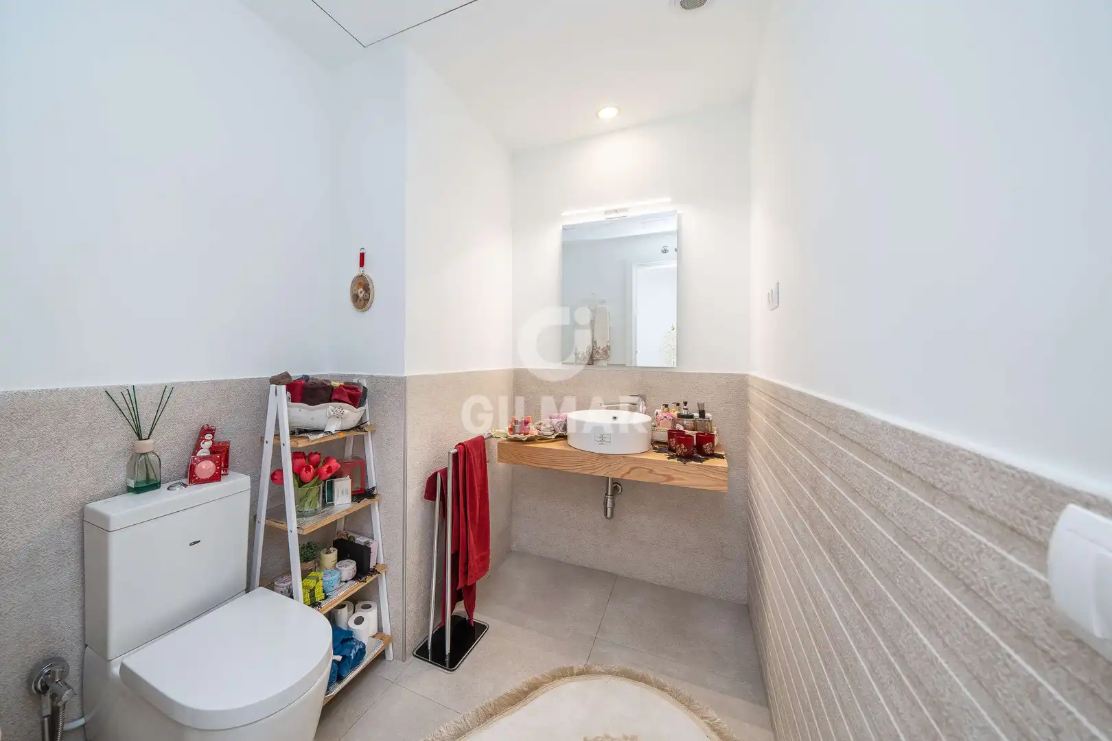 Bathroom of Flat for sale in Madrid  with Heating, Private garden and Storage room
