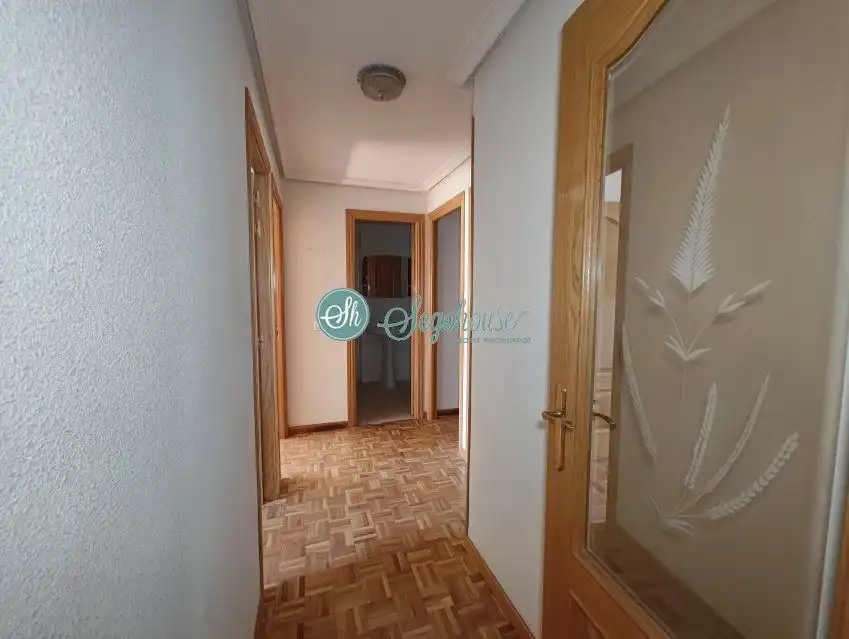 Piso en venta en Segovia con Calefacción, Parquet y Trastero