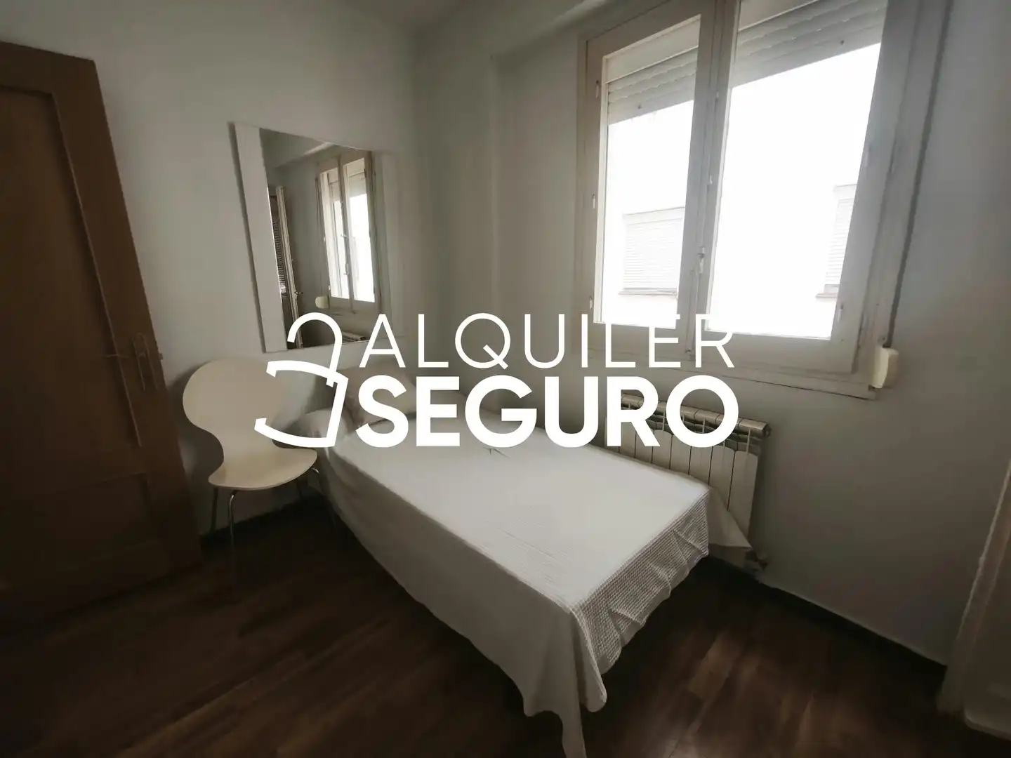 Schlafzimmer von Wohnung zur Miete in Zaragoza mit Heizung, Terrasse und Möbliert