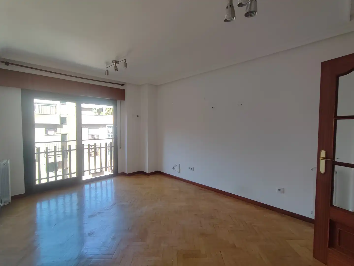 Sala de estar de Piso en venta en Madrid con Calefacción, Terraza y Horno