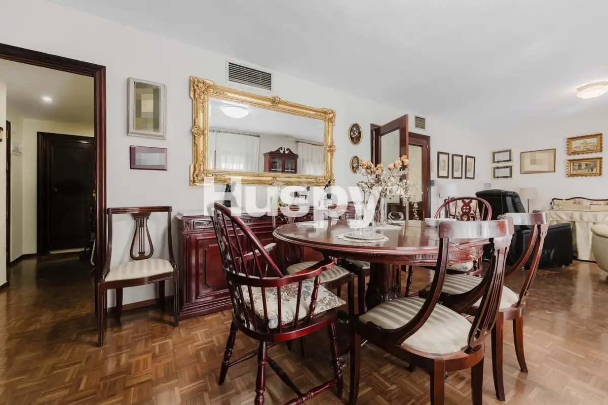 Flat for sale in Sevilla, Sevilla