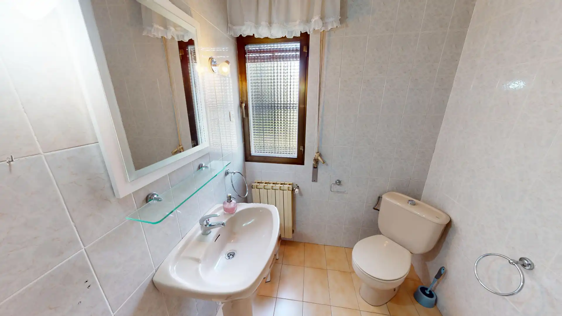 Baño de Casa o chalet en venta en Robledo de Chavela con Calefacción, Jardín privado y Terraza