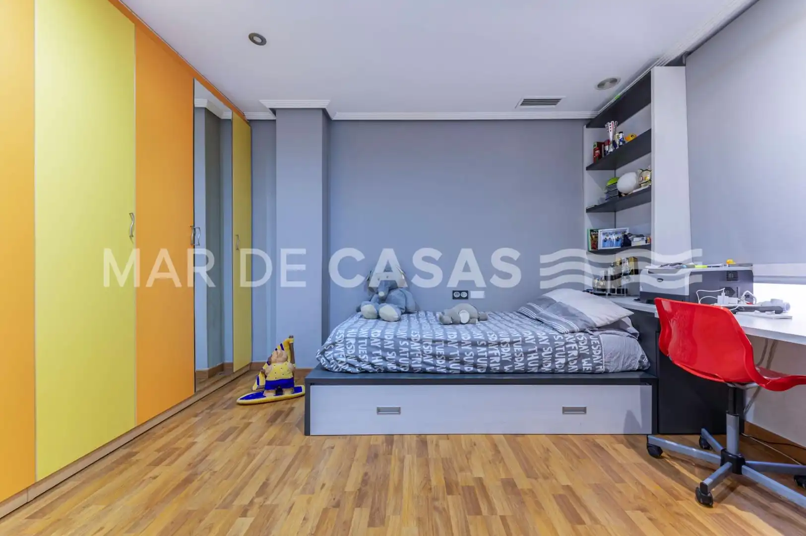 Habitación de Casa adosada en venta en Elche / Elx con Aire acondicionado, Terraza y Trastero