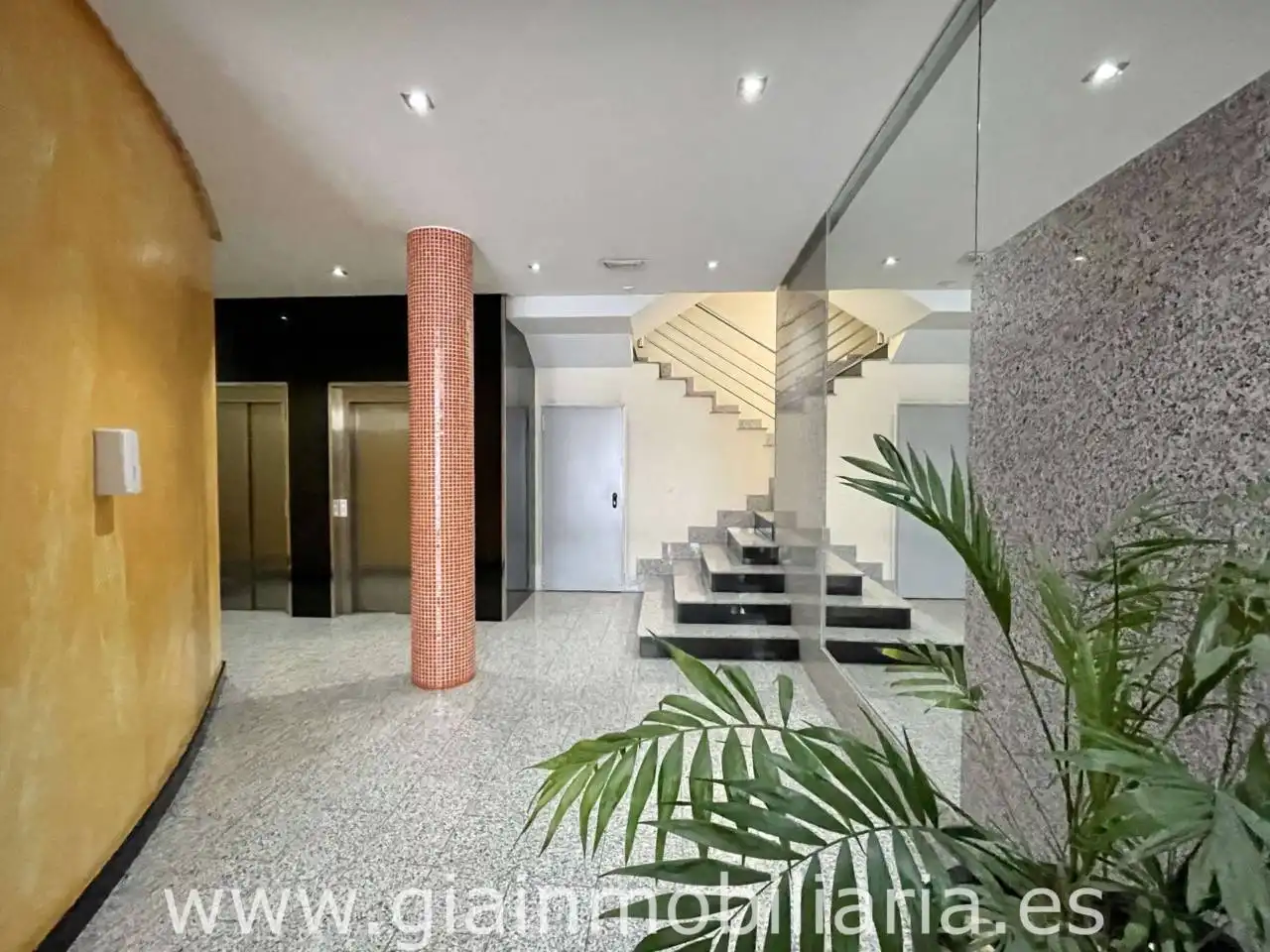 Office for sale in O Porriño    with Air Conditioner and Heating