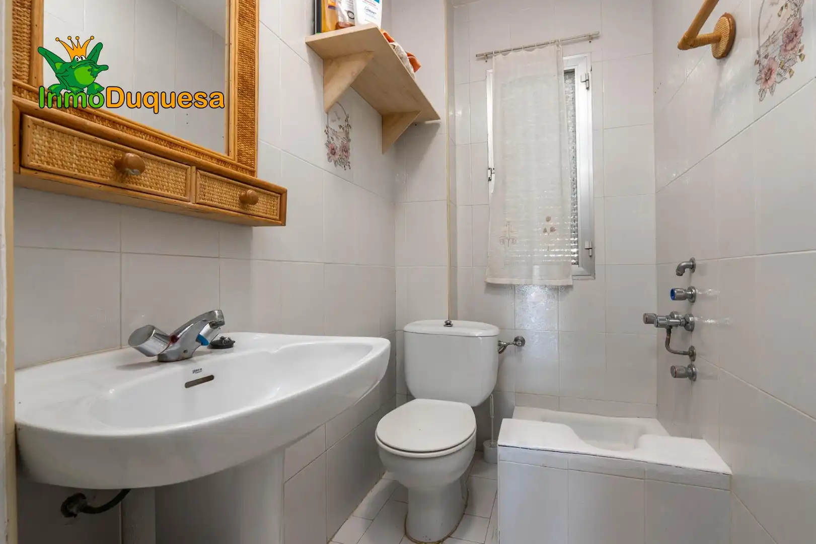 Bathroom of Detached homes for sale in Almuñécar  with Private garden, Terrace and Storage room