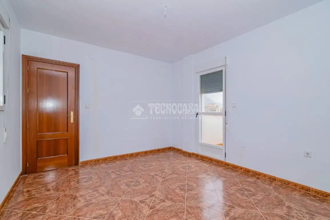 Dormitori de Casa adosada en venda en Loja