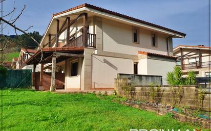 Vista exterior de Casa o xalet en venda en Ampuero amb Calefacció, Parquet i Terrassa