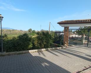 Vista exterior de Casa o xalet en venda en Vélez-Málaga amb Aire condicionat, Jardí privat i Terrassa