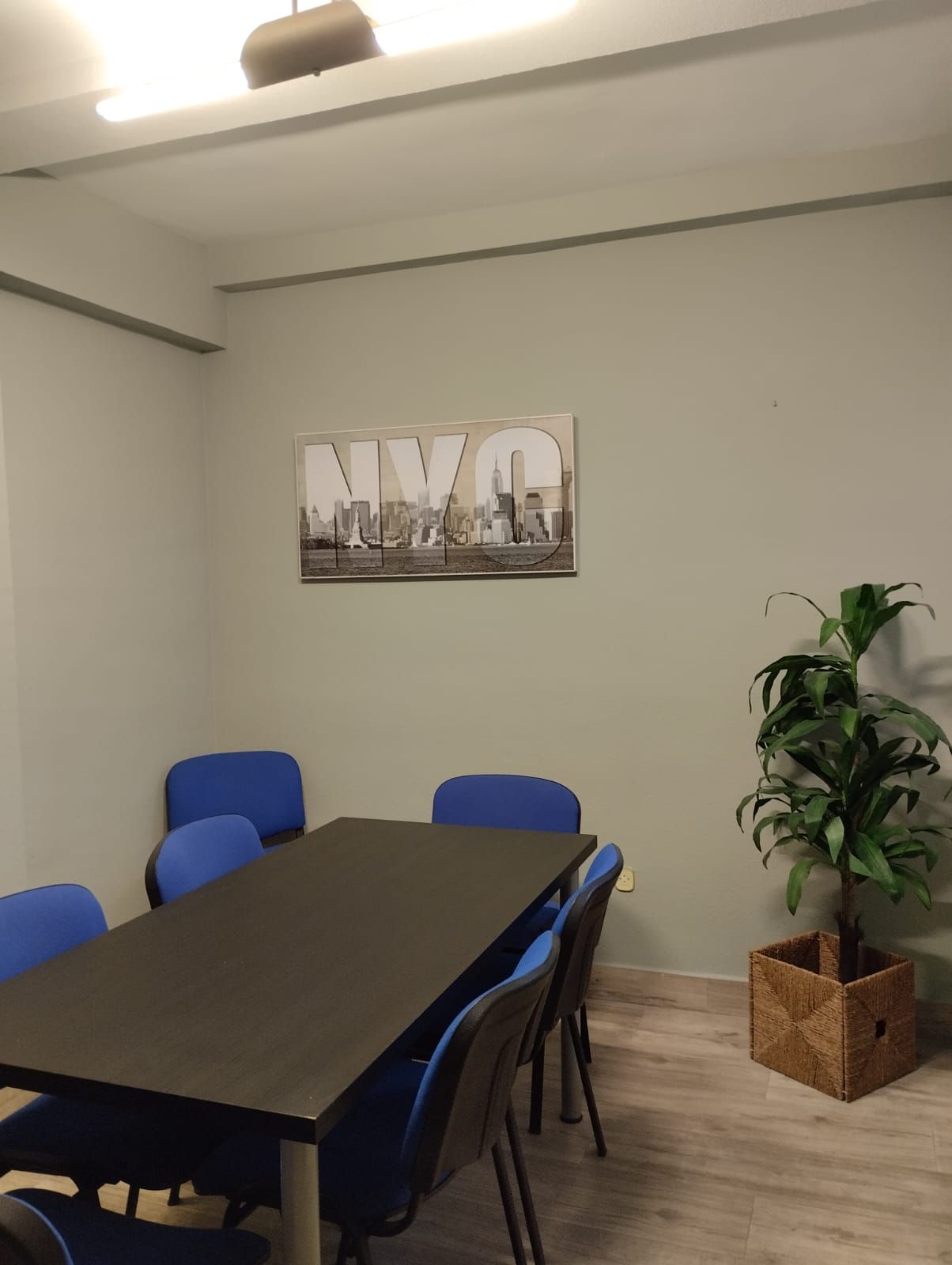 Menjador de Oficina de lloguer en Málaga Capital amb Moblat