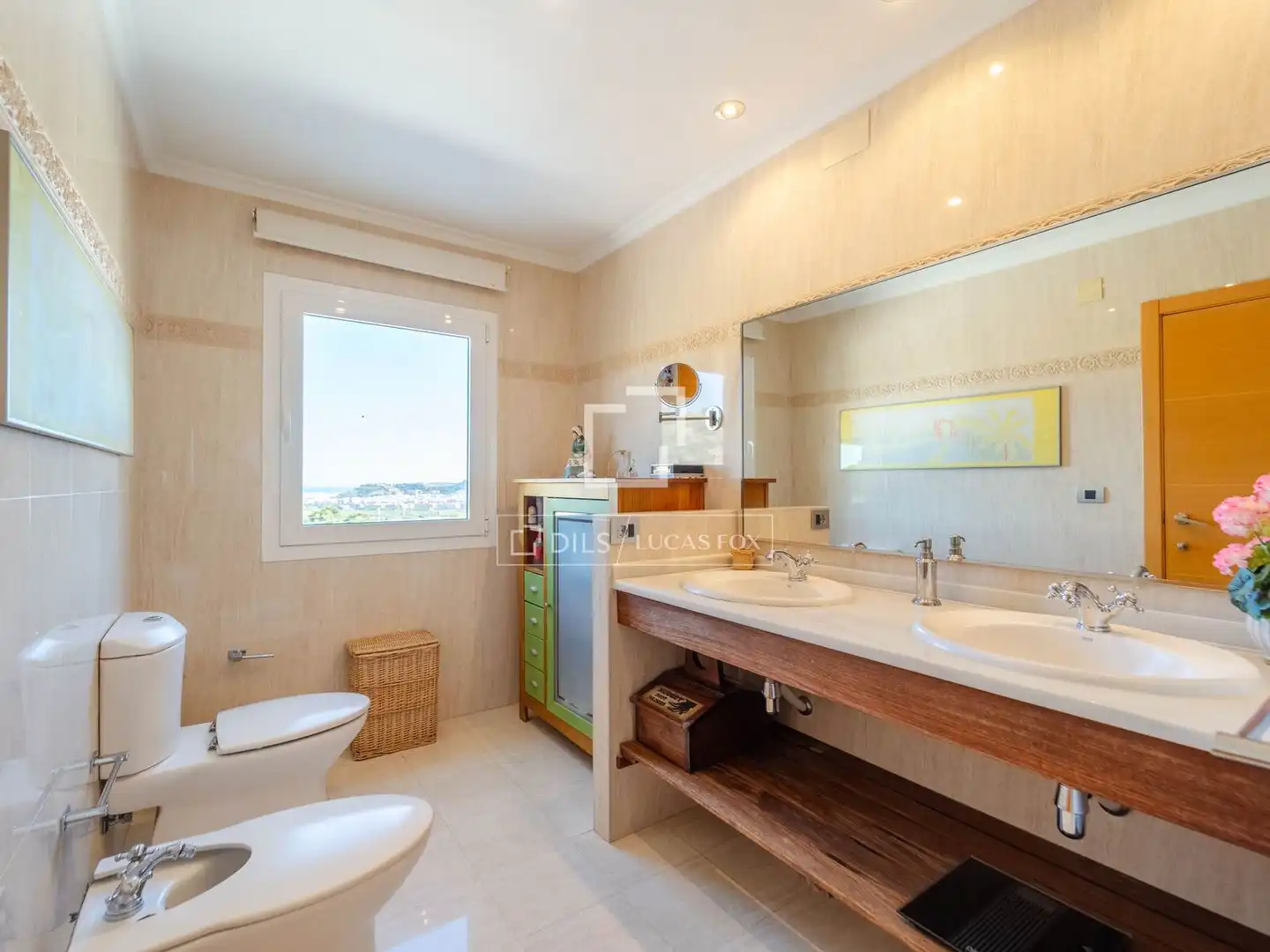 Bathroom of Houses for sale in Sagunto / Sagunt  with Air Conditioner, Heating and Private garden