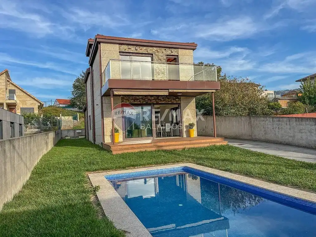 Xalet amb piscina en venda a Rúa do Seixo