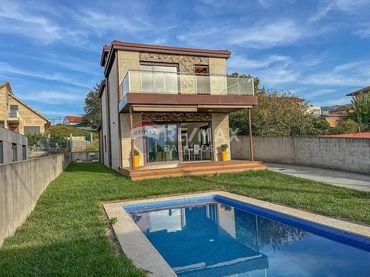 Xalet amb piscina en venda a Rúa do Seixo