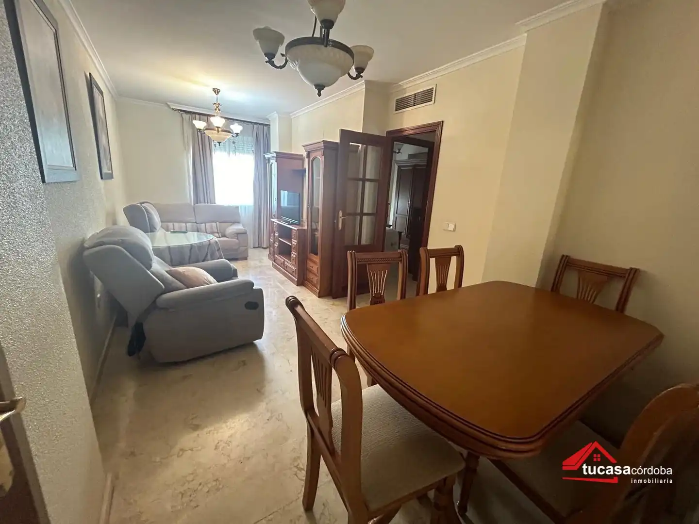 Piso con ascensor en venta en Levante