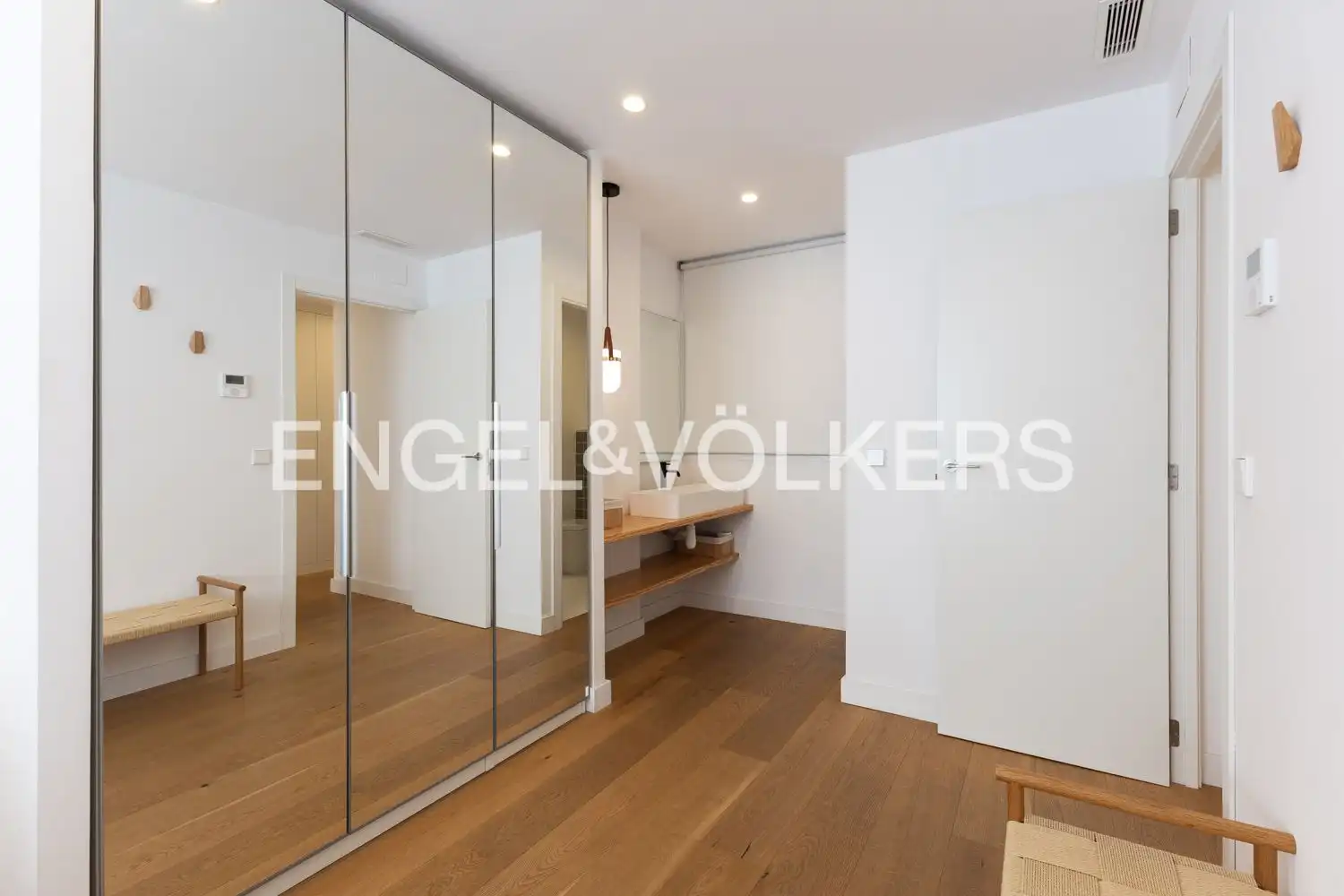 Habitación de Piso de alquiler en Valencia con Aire acondicionado, Calefacción y Balcón