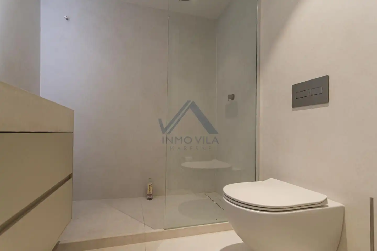 Badezimmer von Haus oder Chalet zum Verkauf in Sant Vicenç de Montalt mit Klimaanlage, Privatgarten und Terrasse