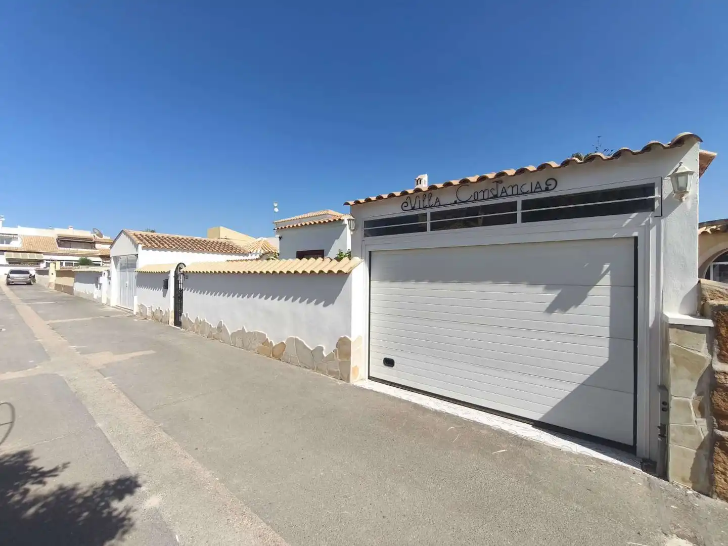 Vista exterior de Casa o chalet en venta en Orihuela con Aire acondicionado, Trastero y Piscina