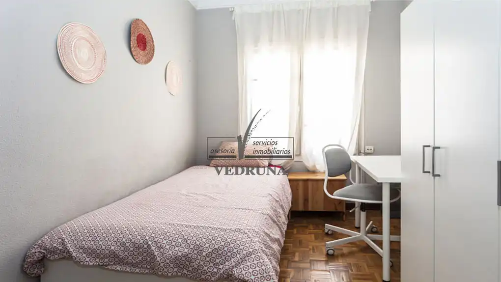 Habitación de Piso de alquiler en Zaragoza con Calefacción, Terraza y Horno