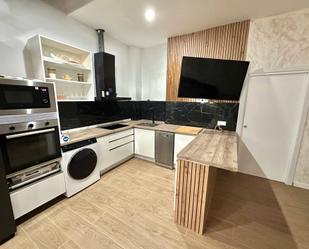 Cuina de Dúplex en venda en Santa Coloma de Gramenet amb Aire condicionat, Moblat i Forn