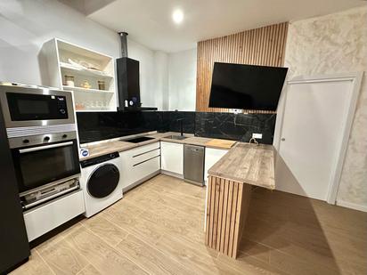 Cuina de Dúplex en venda en Santa Coloma de Gramenet amb Aire condicionat, Moblat i Forn