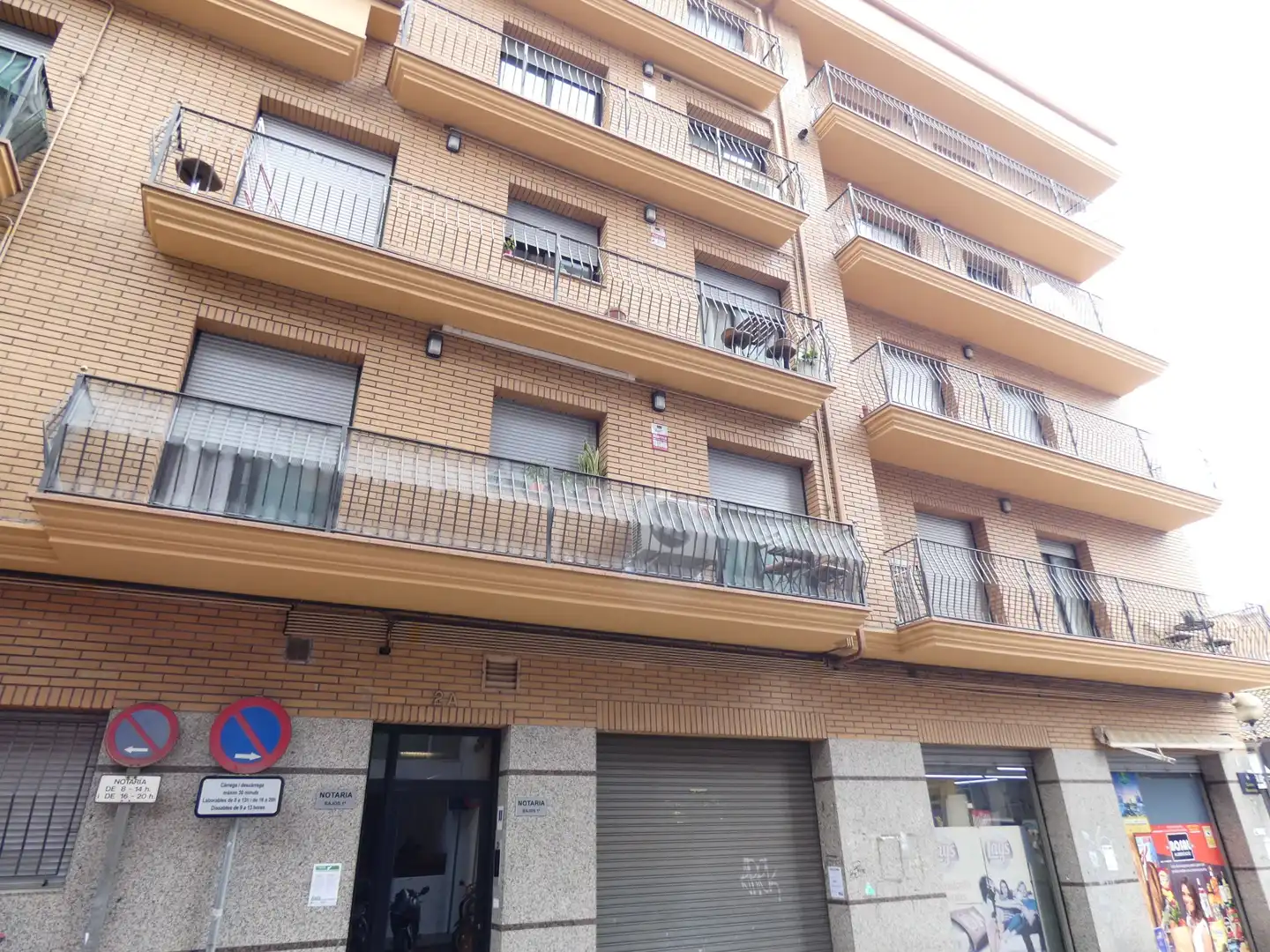 Vista exterior de Pis en venda en Cerdanyola del Vallès amb Aire condicionat, Calefacció i Moblat