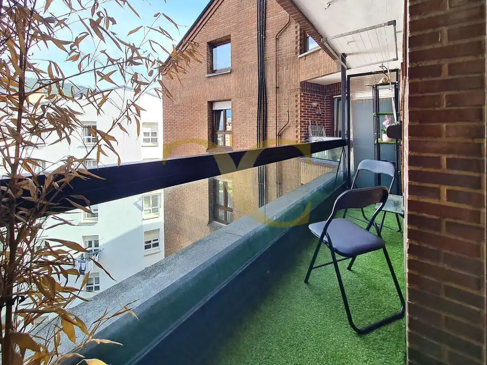 Terrasse von Wohnung zur Miete in Oviedo  mit Heizung, Terrasse und Möbliert