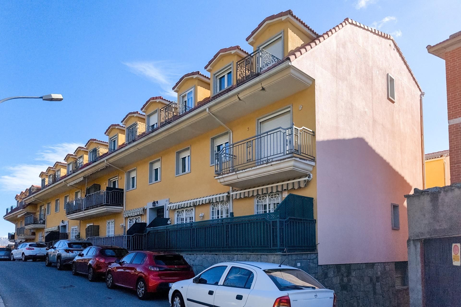 Duplex to rent in Calle MIRASIERRA, Becerril de la Sierra
