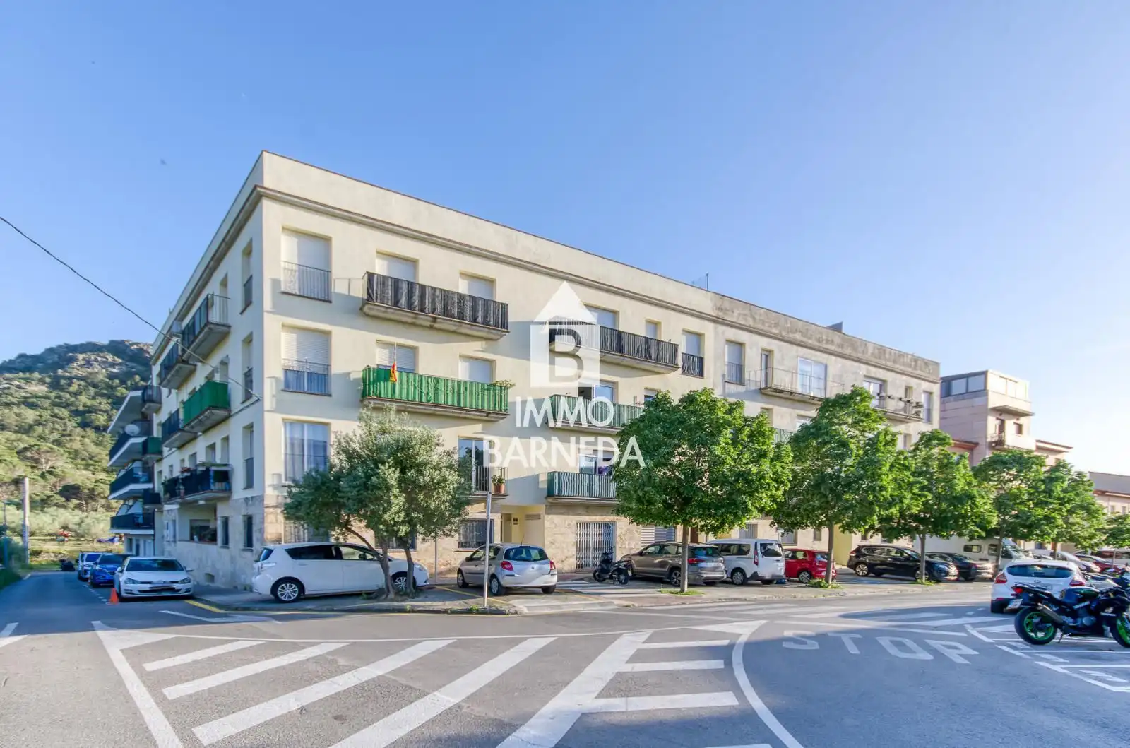Außenansicht von Wohnung zum Verkauf in Roses mit Klimaanlage, Heizung und Terrasse