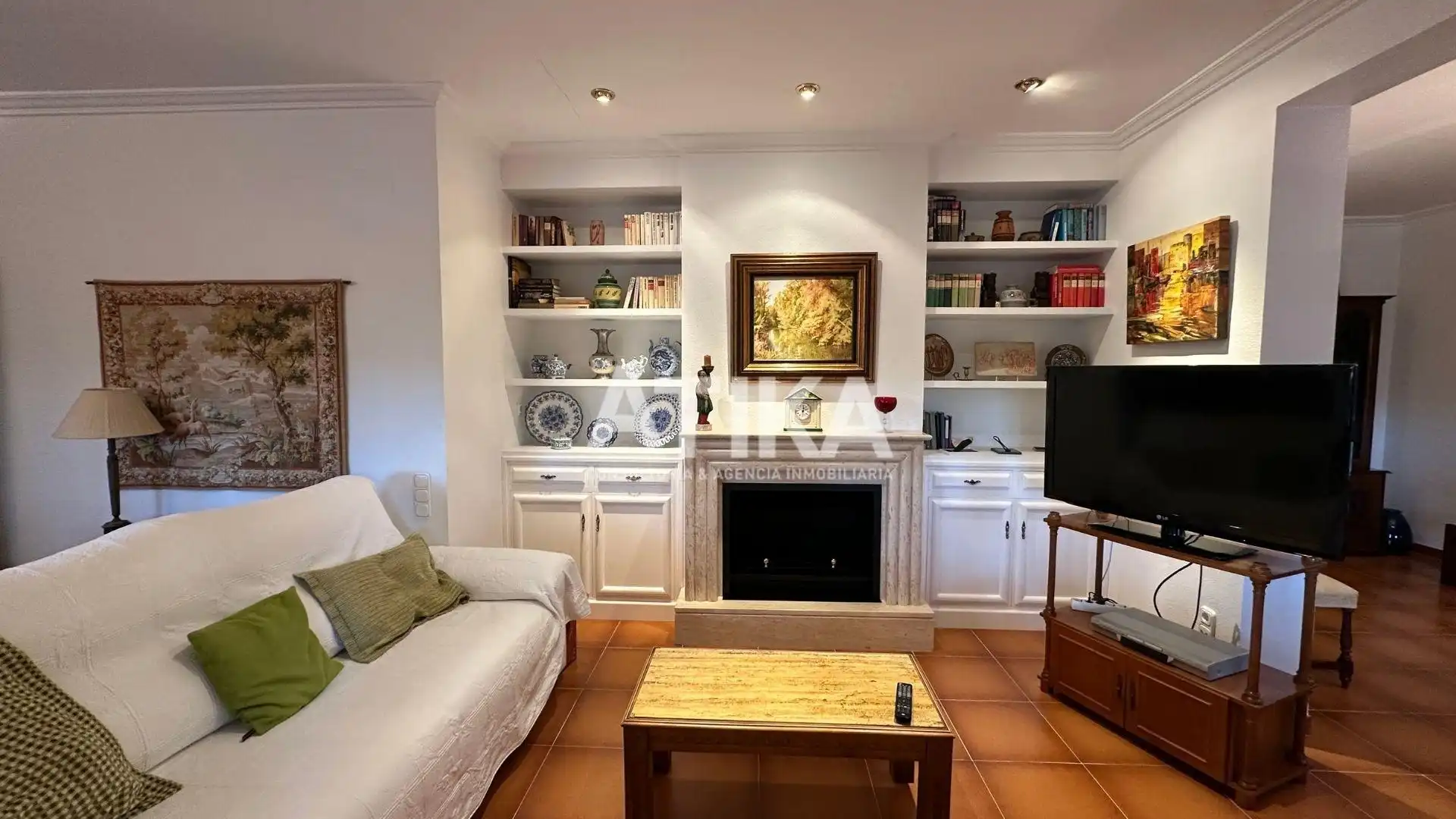 Sala d'estar de Casa o xalet en venda en Ontinyent amb Aire condicionat, Calefacció i Jardí privat
